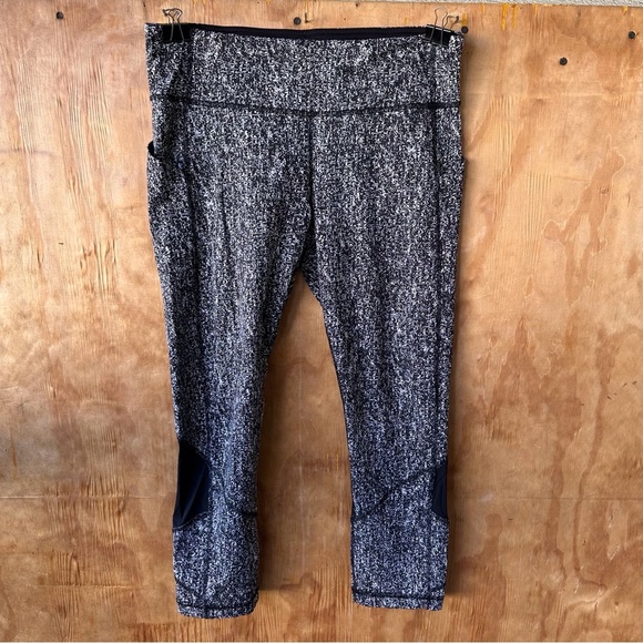 Lululemon Pace Rival Crop Power Luxtreme Spray Black and White Print Legging - Picture 12 of 13